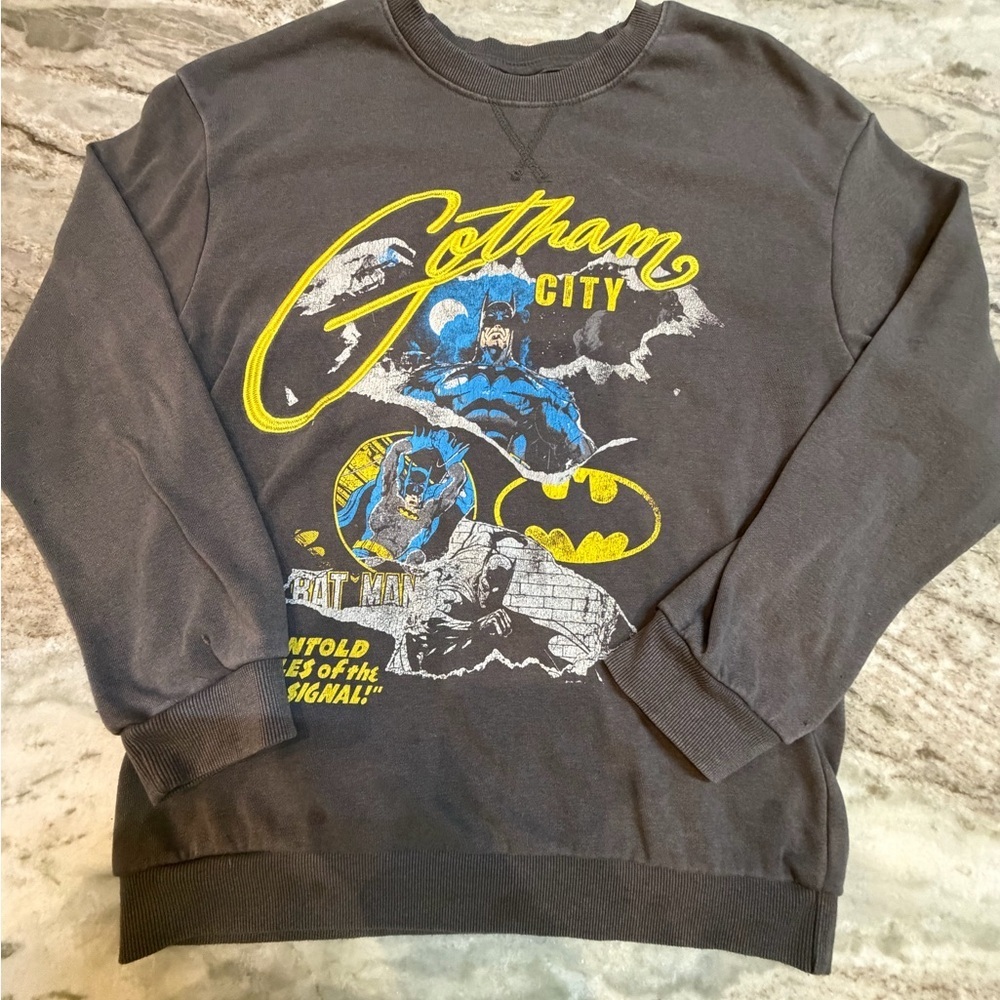 DC Comics Batman Gotham City Graphic Sweatshirt Youth Large 10/12 Gray Crewneck